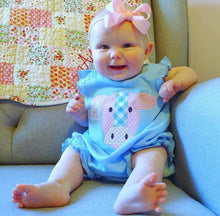 Load image into Gallery viewer, Bow on headband, baby girl bow
