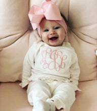 Load image into Gallery viewer, Bow on headband, baby girl bow
